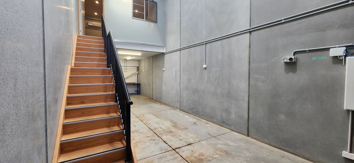 Modern 65sqm Warehouse with Office - Ansicht 2