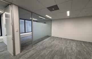 Well positioned office suite