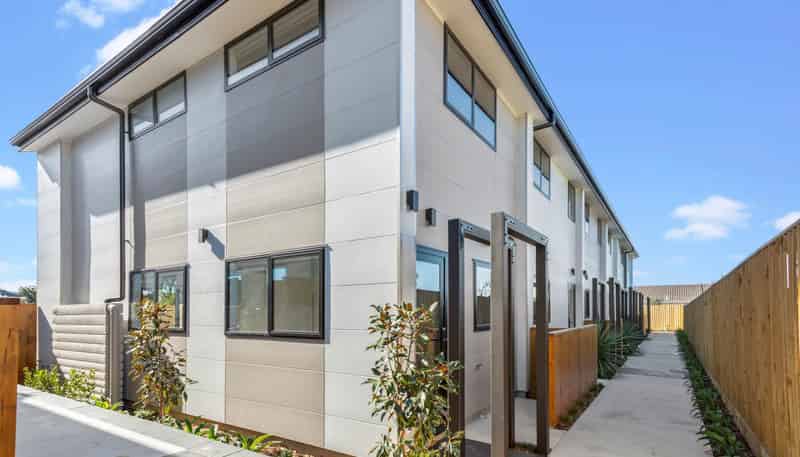 10/137 Tirimoana Road, Te Atatu South
