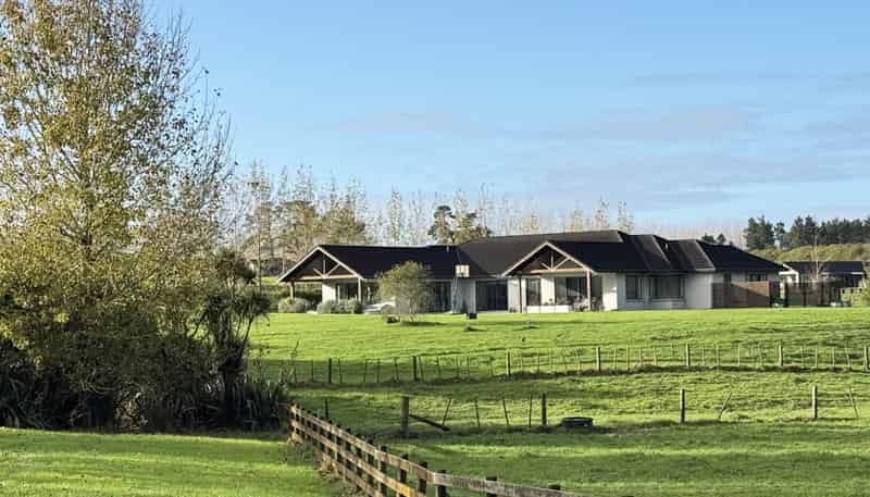 166J Postman Road, Dairy Flat