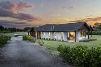 166J Postman Road, Dairy Flat