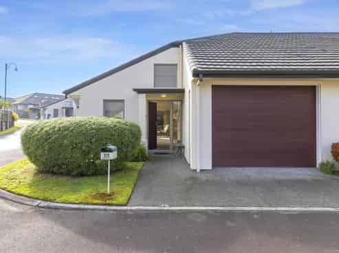 35 Lakeridge Close, Rangatira Park