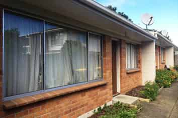2/102 Coronation Road, Papatoetoe