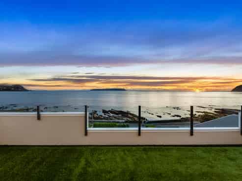 24 Sunset Parade, Plimmerton
