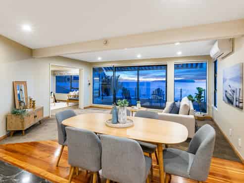 24 Sunset Parade, Plimmerton