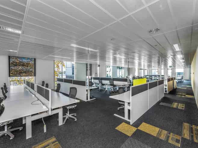 High quality fitted floors: 698sqm - 2,286sqm