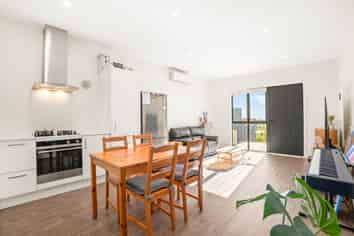 96 Tahere Road, Flat Bush