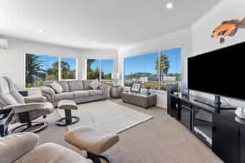 7 Omana Avenue, Shelly Beach, Helensville
