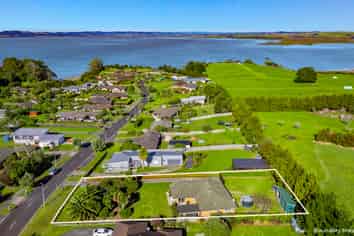 7 Omana Avenue, Shelly Beach, Helensville