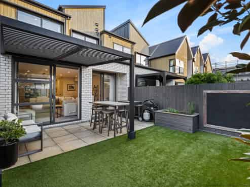 48 Glidepath Road, Hobsonville