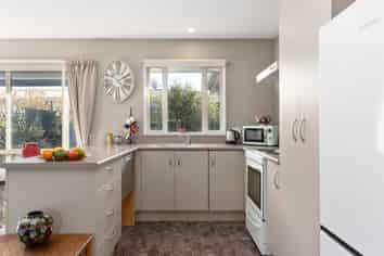 9/446 Ferry Road, Woolston