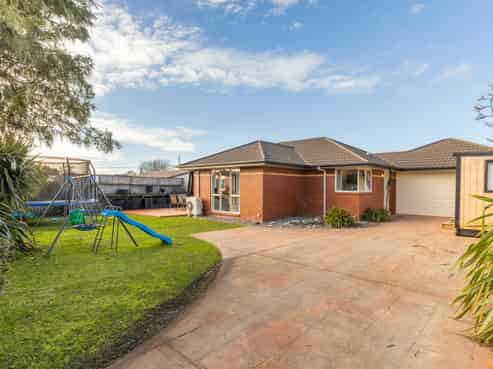 260E Breezes Road, Aranui