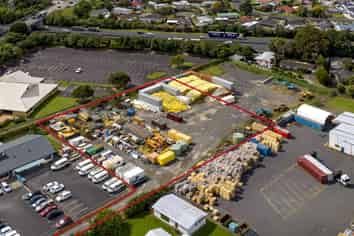 SOLE AGENCY:  4,425sqm Yard