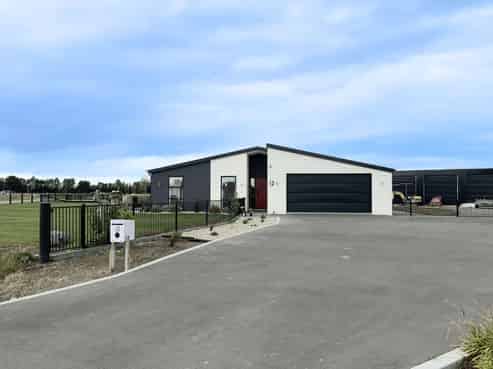 12 Meadowlands Green, Allenton