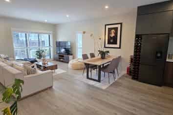 1/1 Holland Avenue, Point England