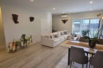 1/1 Holland Avenue, Point England