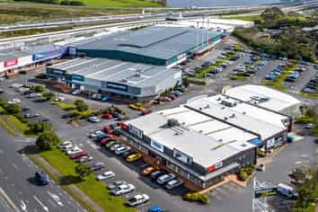 High-Profile Bulk Retail in Rosedale | 1,072m2