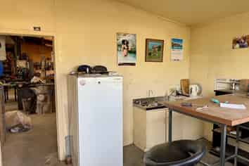 Commercial opportunity-workshop and yard