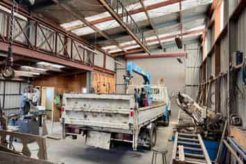 Commercial opportunity-workshop and yard