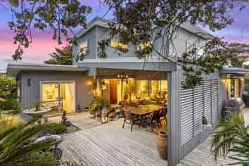 162 Ocean View Road, Oneroa
