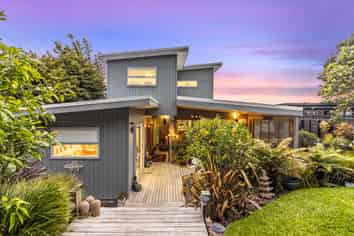 162 Ocean View Road, Oneroa