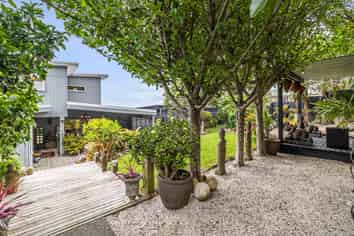 162 Ocean View Road, Oneroa