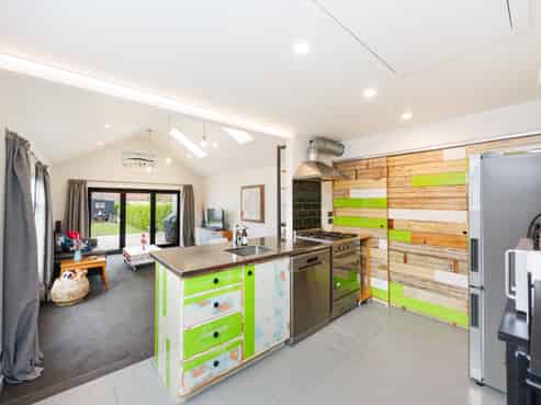 38 Joseph Street, West End