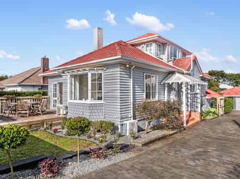 12 Rewi Road, Royal Oak