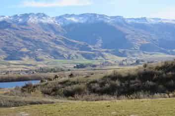 38 Lakefront Terrace, Northburn, Cromwell