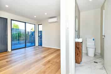 2/45 Clark Road, Pahurehure