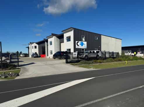 Modern Industrial space minutes from the tarmac
