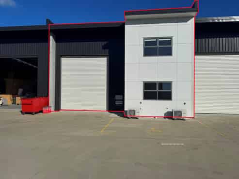 Modern Industrial space minutes from the tarmac