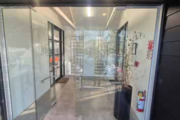 BOUTIQUE STUDIO/OFFICE - NORTHCOTE'S BEST!
