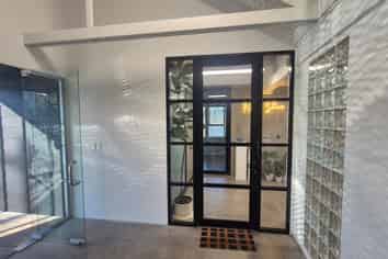 BOUTIQUE STUDIO/OFFICE - NORTHCOTE'S BEST!
