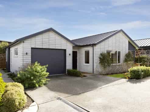2/6 Wheretia Street, Taupo