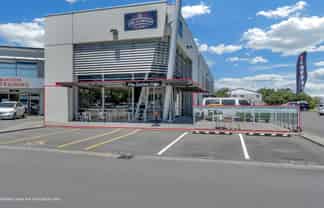 Tenanted property for commercial investors