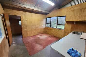 AFFORDABLE HIGH STUD WORKSHOP
