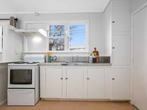 10 Lincoln Grove, Cannons Creek