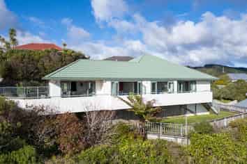 1 Becker Way, Karori