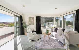 1 Becker Way, Karori