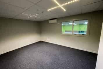 Small office ready to go in Petone 