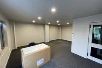 Small office ready to go in Petone 