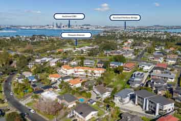 8B Deuxberry Avenue, Northcote