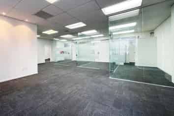 Ground Floor Offices Available in  Lincoln Manor