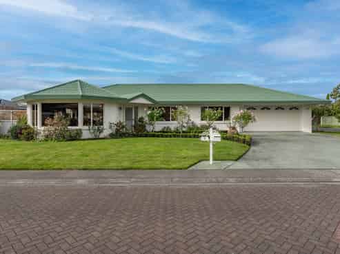 2 Lowndes Place, Taradale