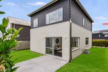 10 Retallick place , Flagstaff