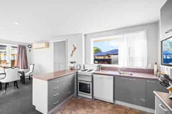 1/310 Main North Road, Redwood