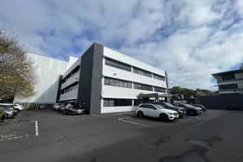 Ground Floor Office - Parking & Location