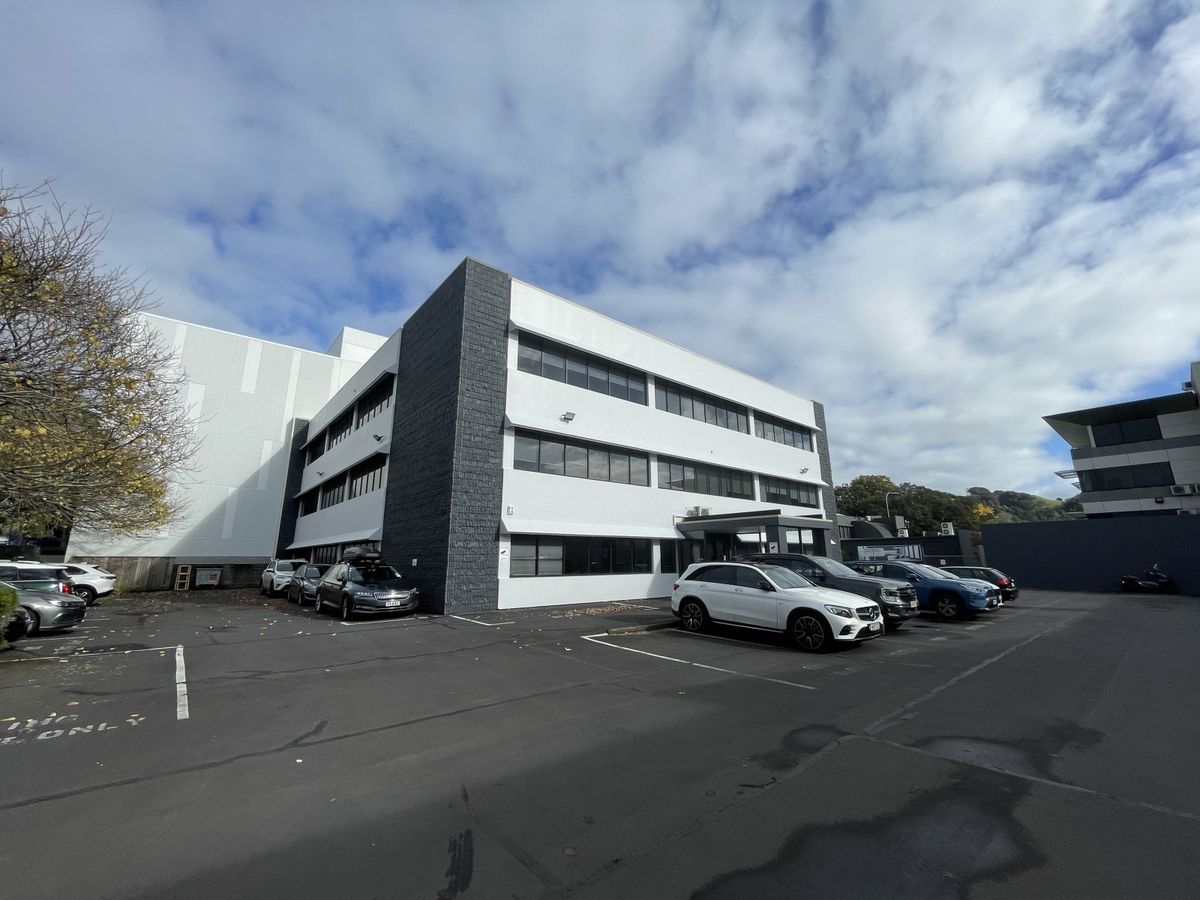 Ground Floor Office - Parking & Location