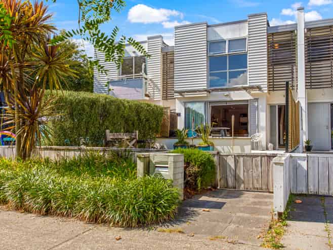16 Willow Camp Road, Takanini